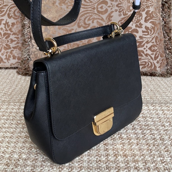 Michael Kors Bridgette MD TH Messenger Black - Picture 3 of 16